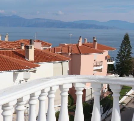 Anestis Apartment Akrata Bagian luar foto