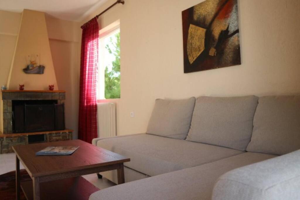 Anestis Apartment Akrata Bagian luar foto