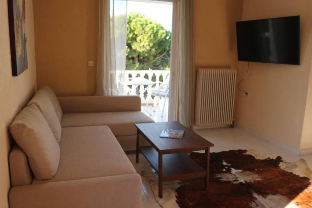 Anestis Apartment Akrata Bagian luar foto