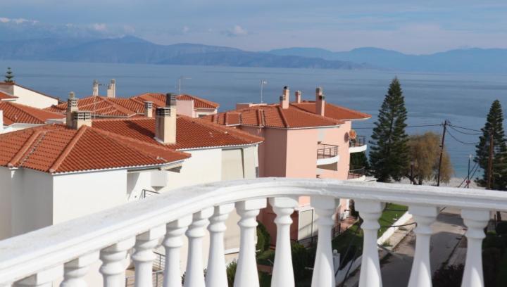 Anestis Apartment Akrata Bagian luar foto