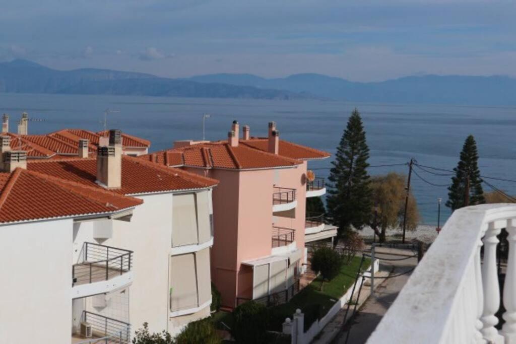Anestis Apartment Akrata Bagian luar foto
